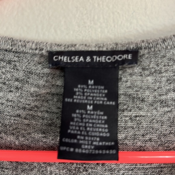 Chelsea & Theodore gray knot top medium - Picture 2 of 3